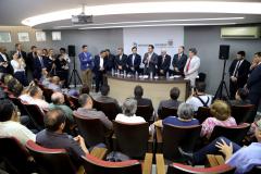 Ratinho Júnior anuncia redução de preços de serviços do Detran
