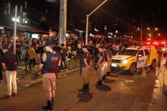 PM faz operação contra o tráfico em local de concentração de bares