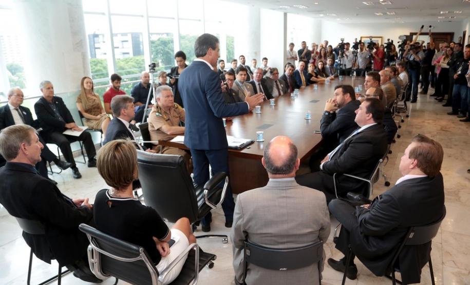 Richa nomeia novos delegados e agentes da Polícia Científica