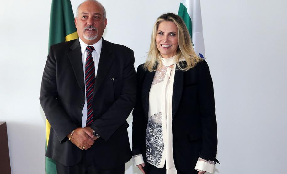 Cida Borghetti anuncia novos integrantes da equipe de governo Cida Borghetti anuncia novos integrantes da equipe de governo