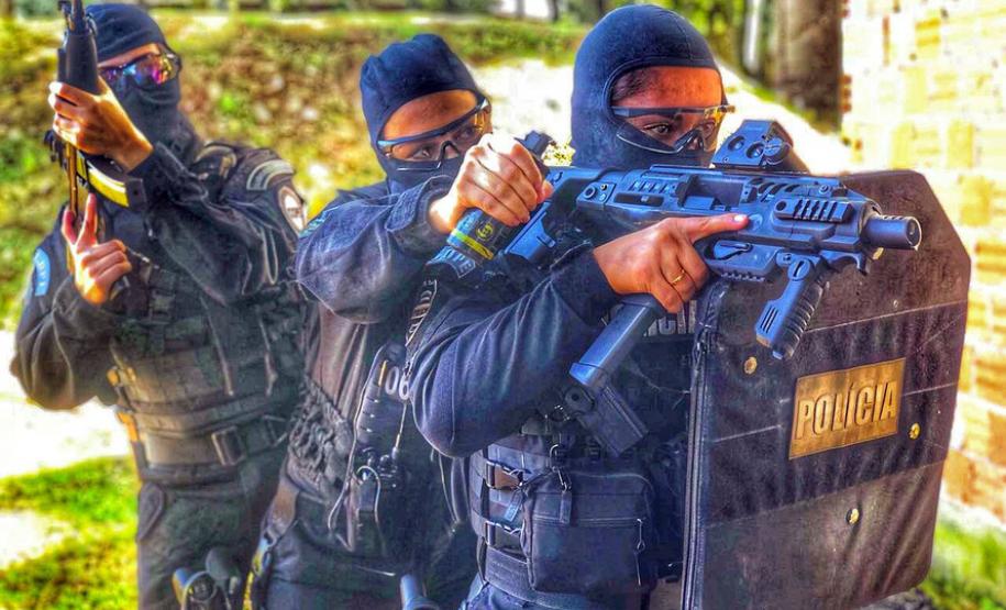 Paraná promove curso inédito para policiais mulheres Paraná promove curso inédito para policiais mulheres