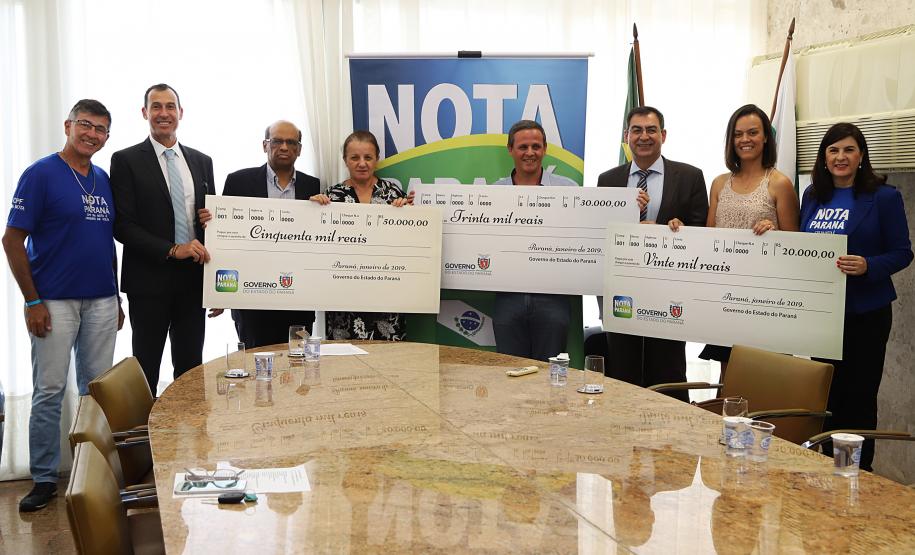 Prêmios do Nota Paraná saem para moradores de Londrina e Colombo