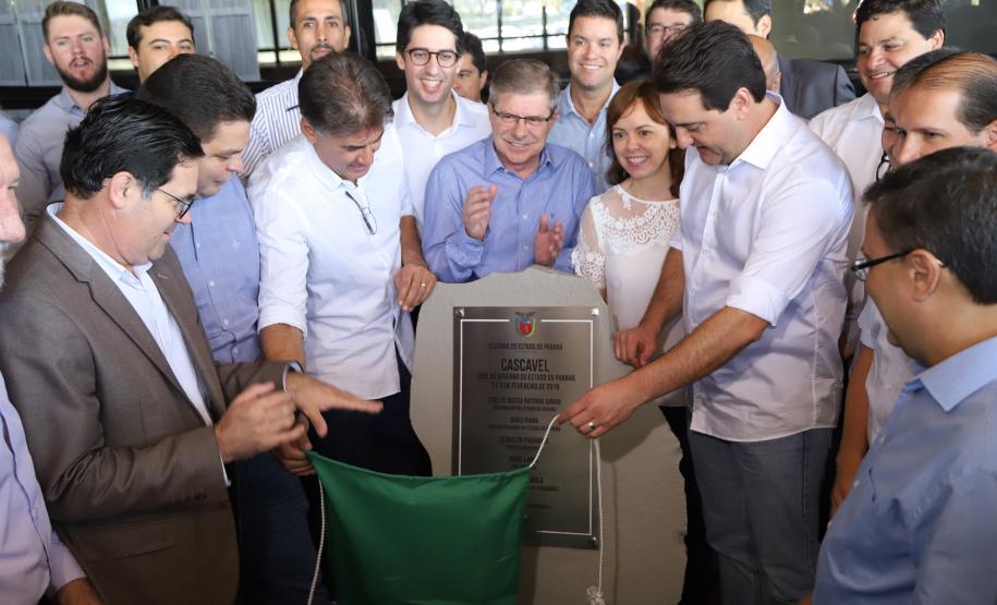 Solenidade especial marca transferência do Governo para Cascavel