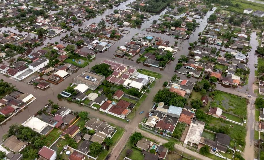 Chuva forte deixa famílias desalojadas em Guaratuba