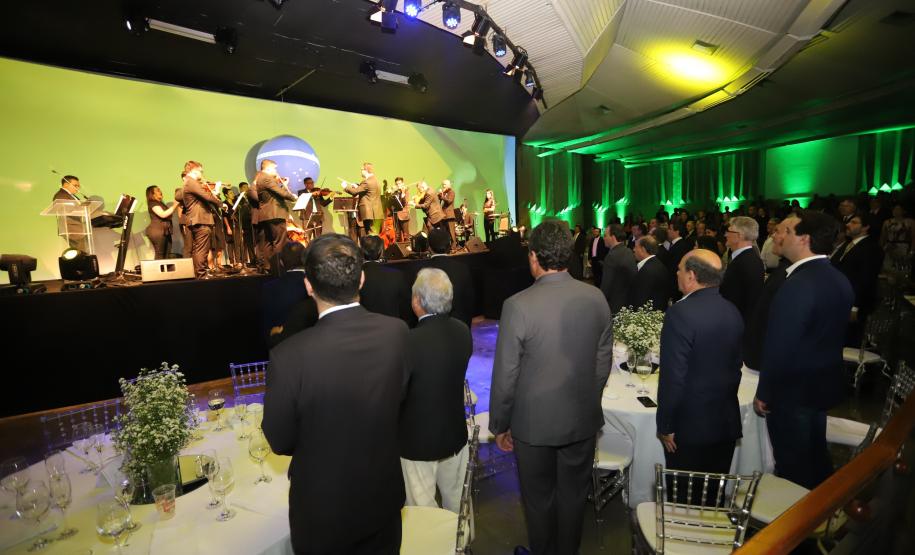 Paraná quer ser referência mundial em tecnologia no agronegócio Paraná quer ser referência mundial em tecnologia no agronegócio