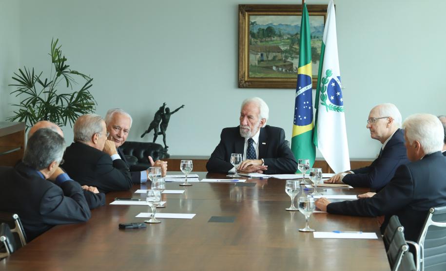 Governo fortalece diálogo e integração com a sociedade Governo fortalece diálogo e integração com a sociedade