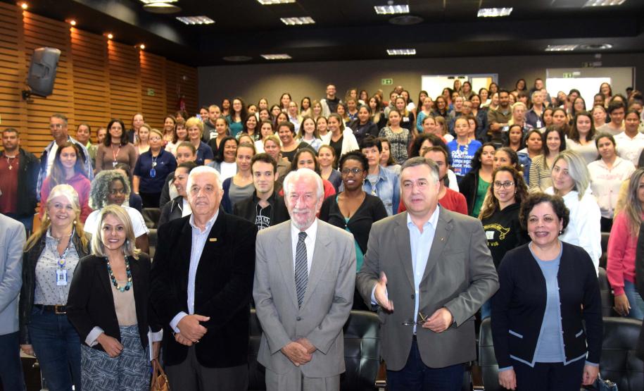 Saúde ministra aula inaugural de cursos profissionalizantes