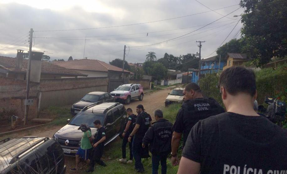 Polícia deflagra operação contra pedofilia no Paraná Polícia deflagra operação contra pedofilia no Paraná