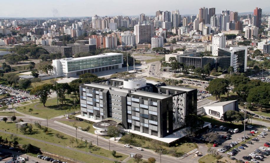 Projeto de lei propõe redução da máquina e economia de R$ 10,6 milhões Projeto de lei propõe redução da máquina e economia de R$ 10,6 milhões