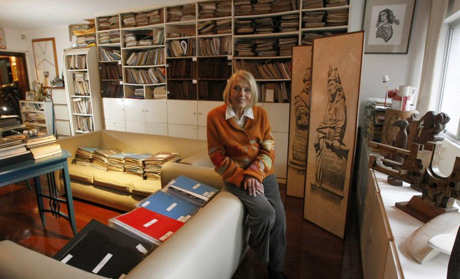 Exposição homenageia a crítica de arte Adalice Araújo