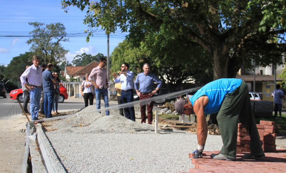 Paranacidade apresenta uso alternativo de pavimentação Paranacidade apresenta uso alternativo de pavimentação