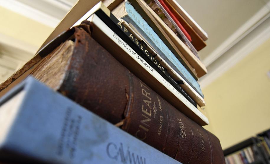 Biblioteca do MIS-PR reabre para o público