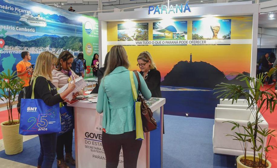 Paraná marca presença em tradicional feira de turismo do Mercosul Paraná marca presença em tradicional feira de turismo do Mercosul
