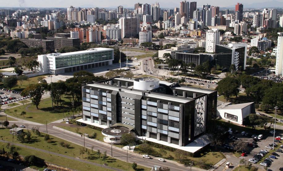 Governo implanta reajuste de 2% na folha do funcionalismo